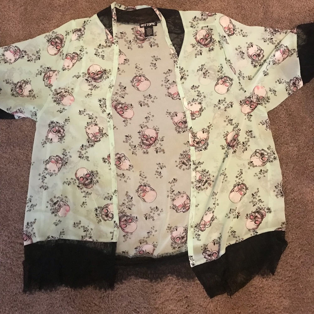 Skull and lace kimono